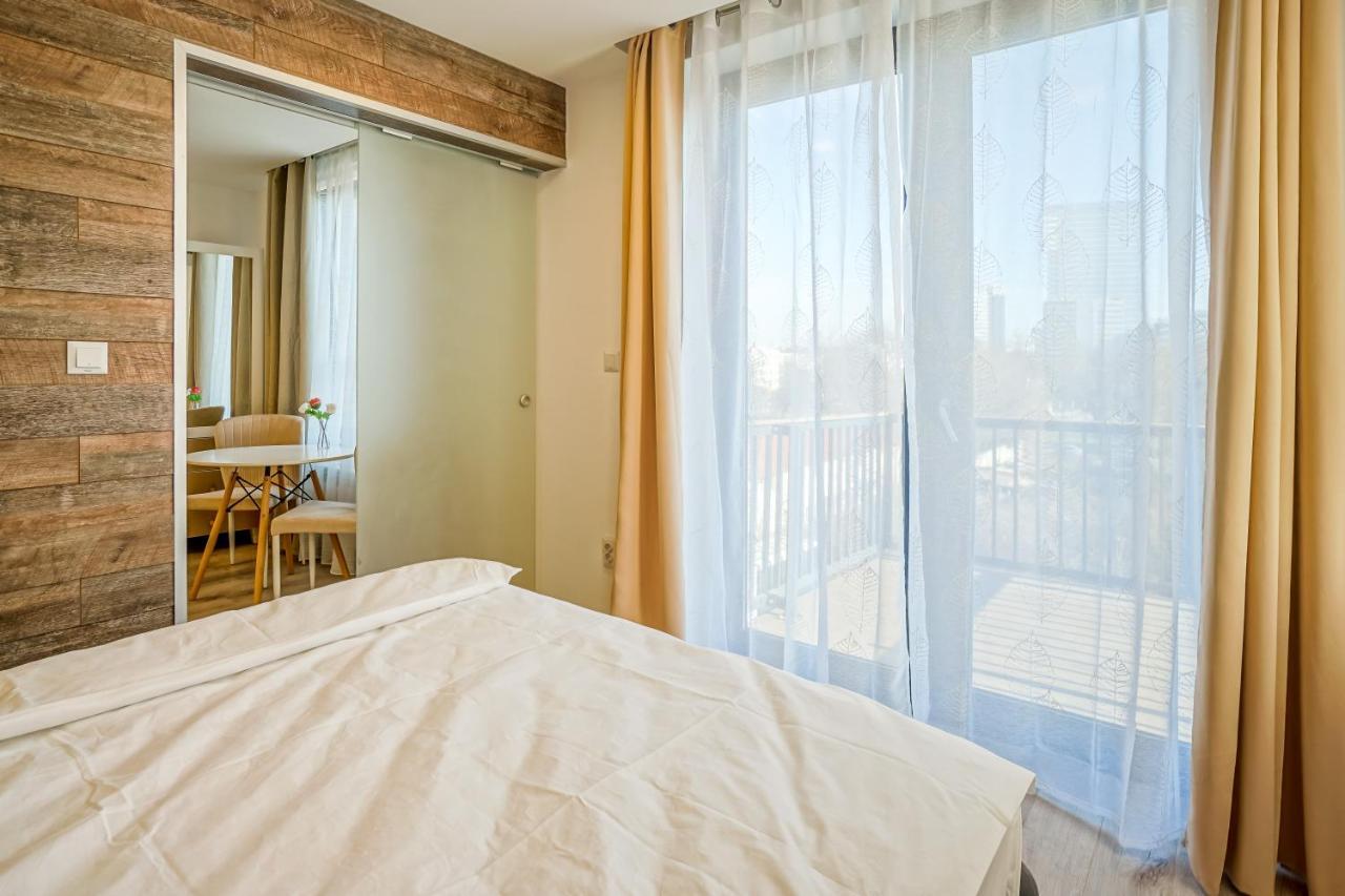 Bright Apartments Moments Away From Herastrau Park, Mall And Metro Bukares Bagian luar foto