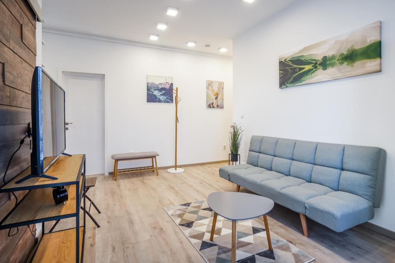 Bright Apartments Moments Away From Herastrau Park, Mall And Metro Bukares Bagian luar foto