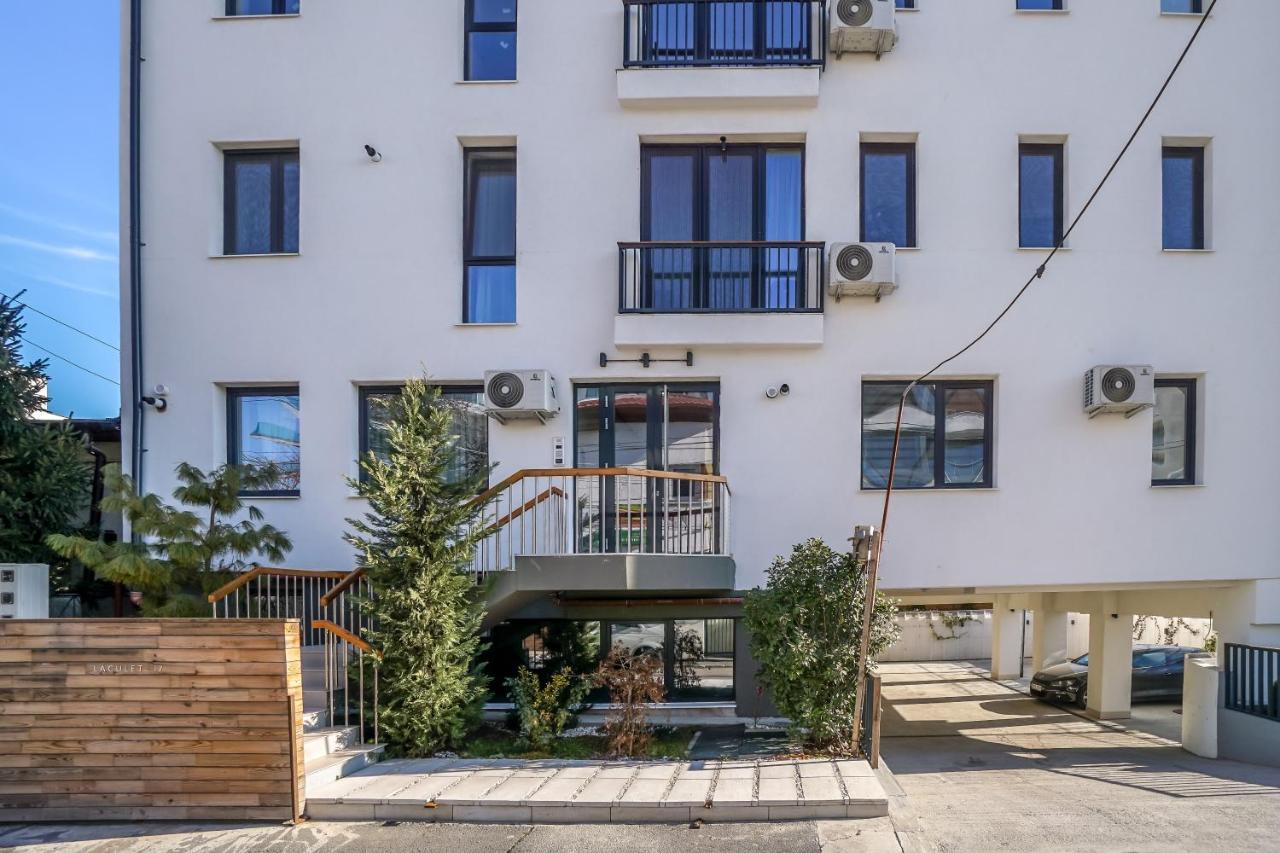 Bright Apartments Moments Away From Herastrau Park, Mall And Metro Bukares Bagian luar foto
